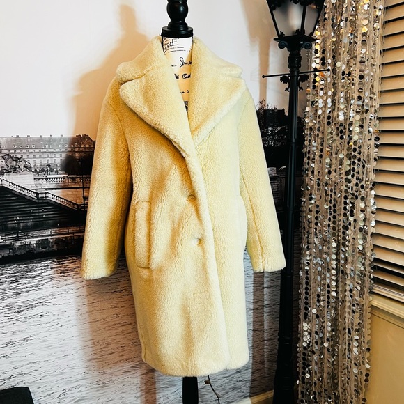 & Other Stories Cream Faux Fur Coat - Picture 3 of 13